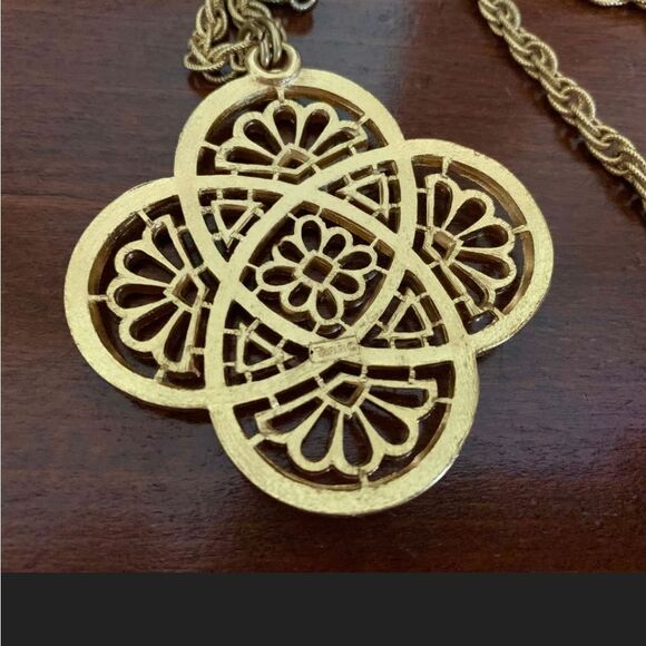 RARE VINTAGE  SIGNED CROWN TRIFARI 27" NECKLACE EXCELLENT CONDITION - Picture 10 of 13